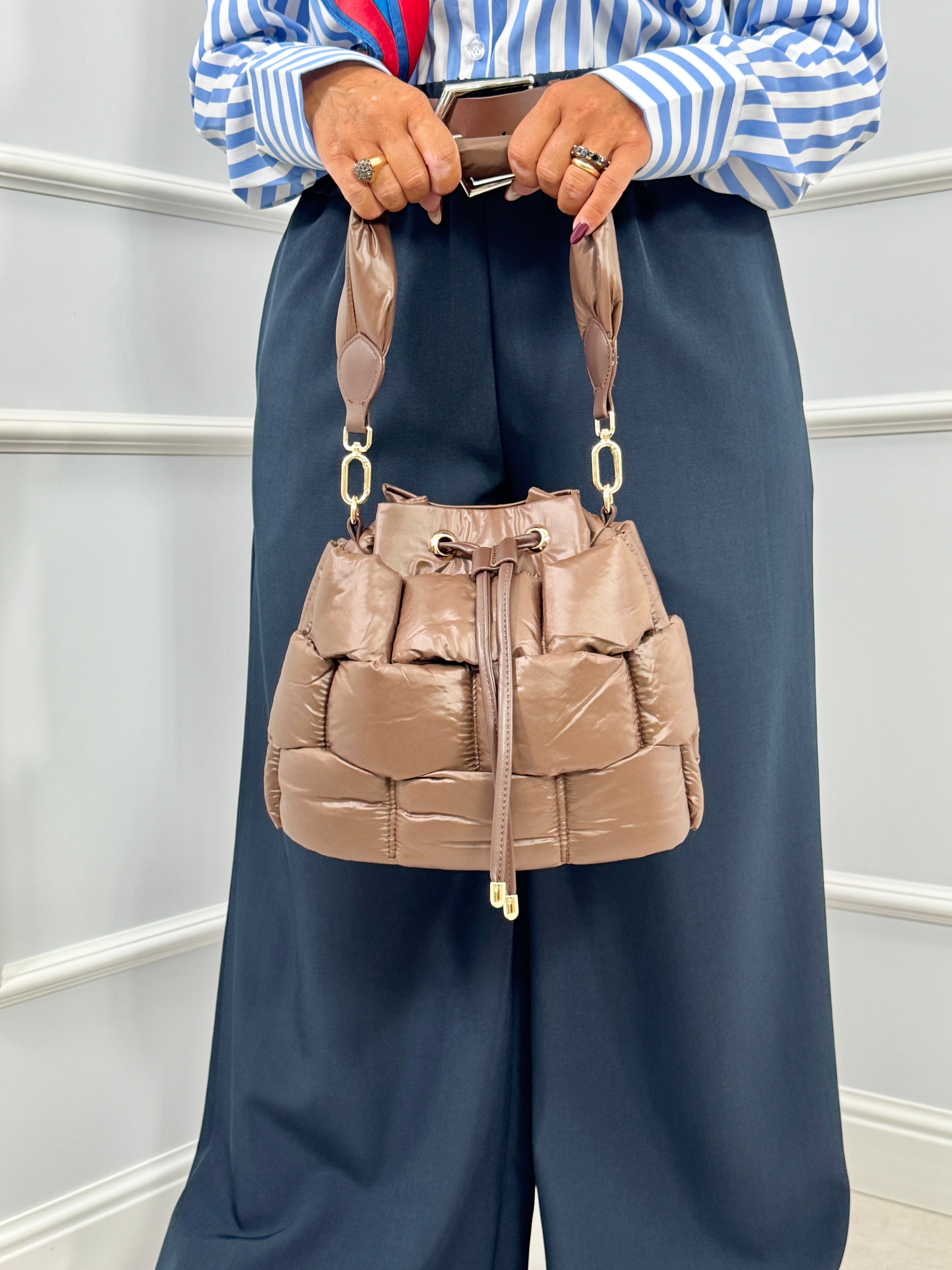 BORSA LEILA